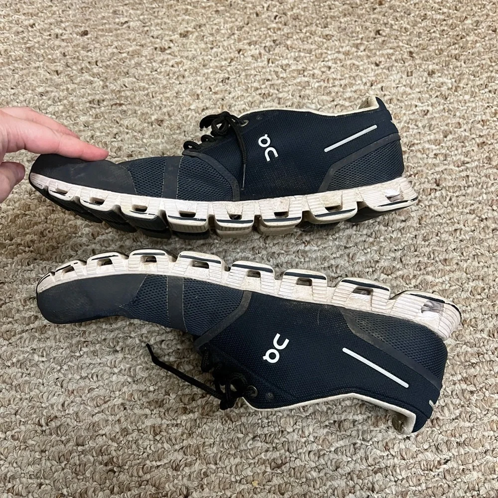 Mens on cloud shoes